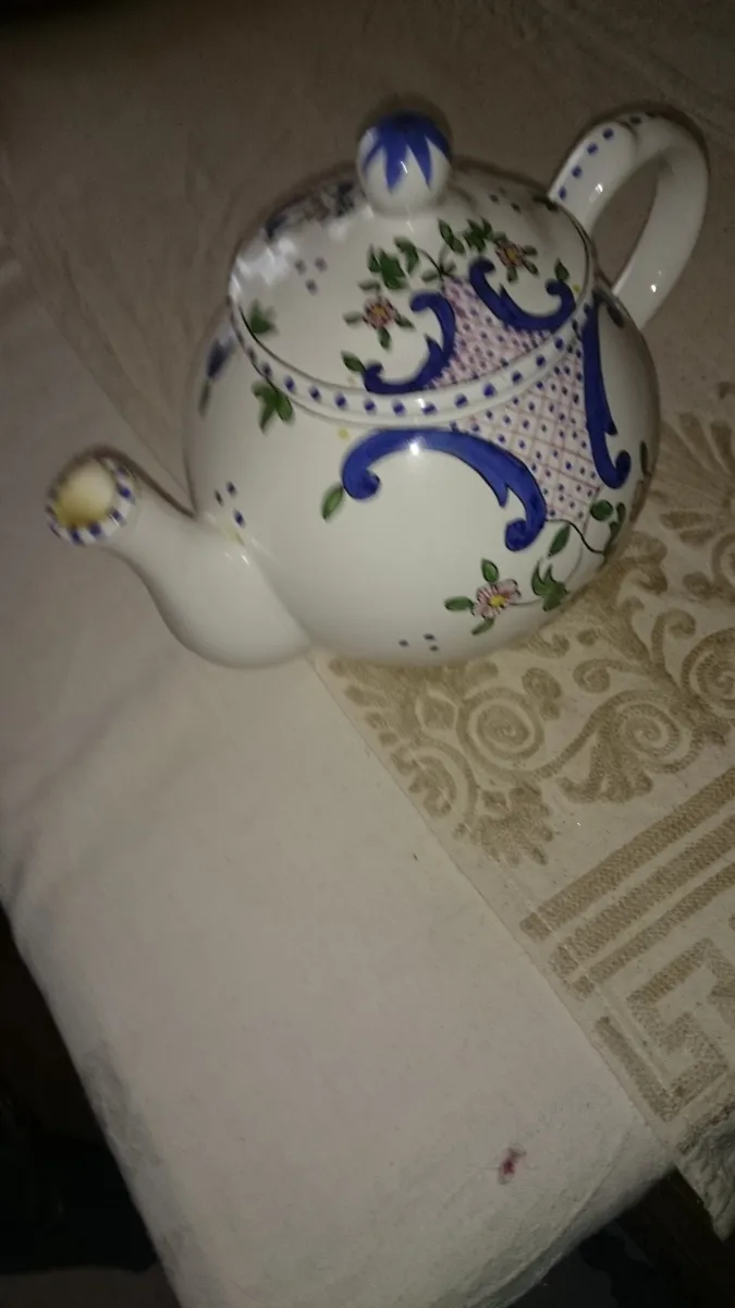 théière,en porceloaine portugaise