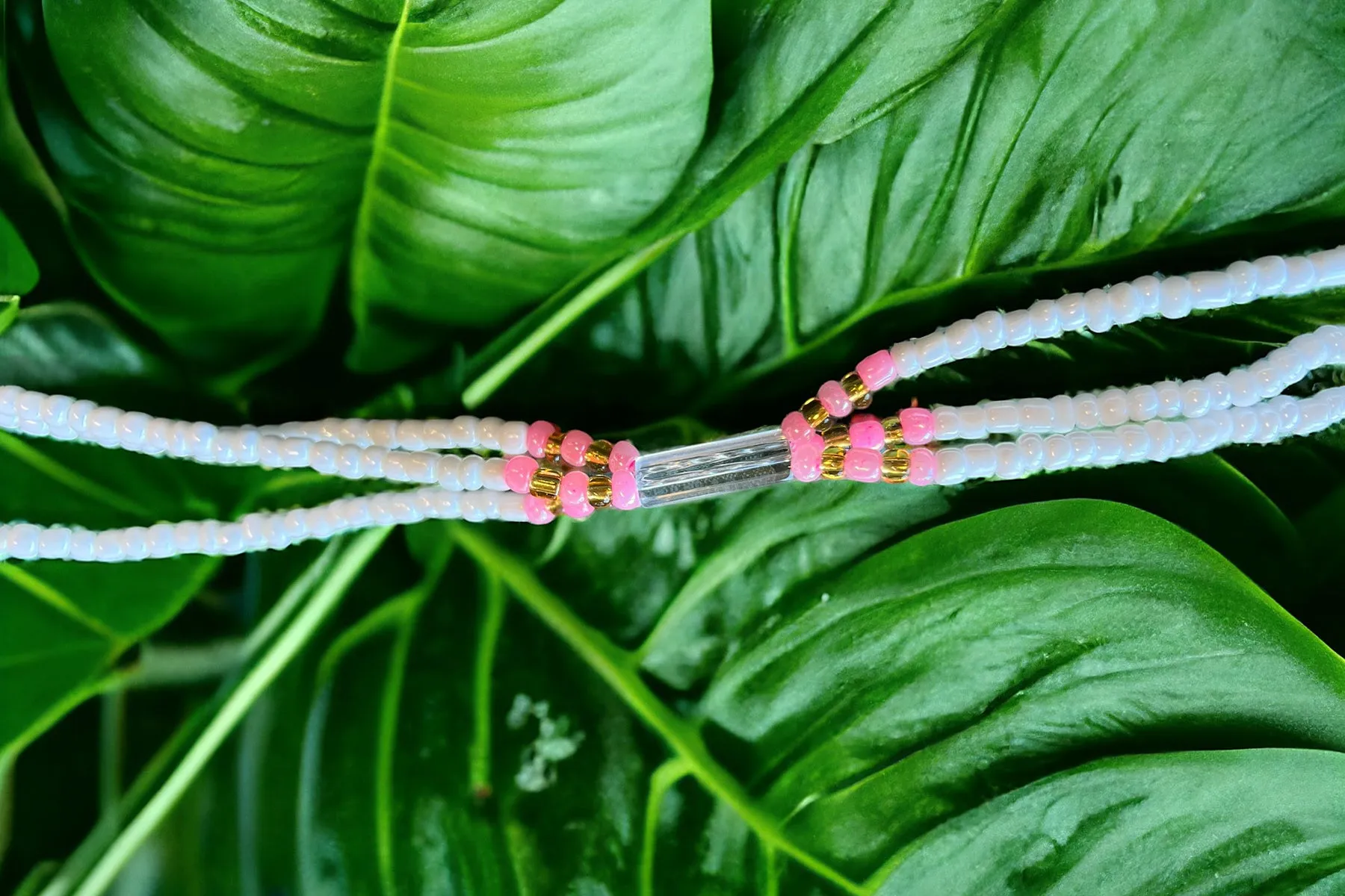 Waist Beads / Chaine de taille africaine - ABEBI - Rose / blanc (élastique)